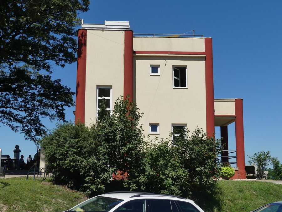 Fonyódi hegy · kilátó és Kripta-villa